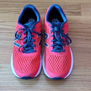 New Balance 680 v.6 running shoes